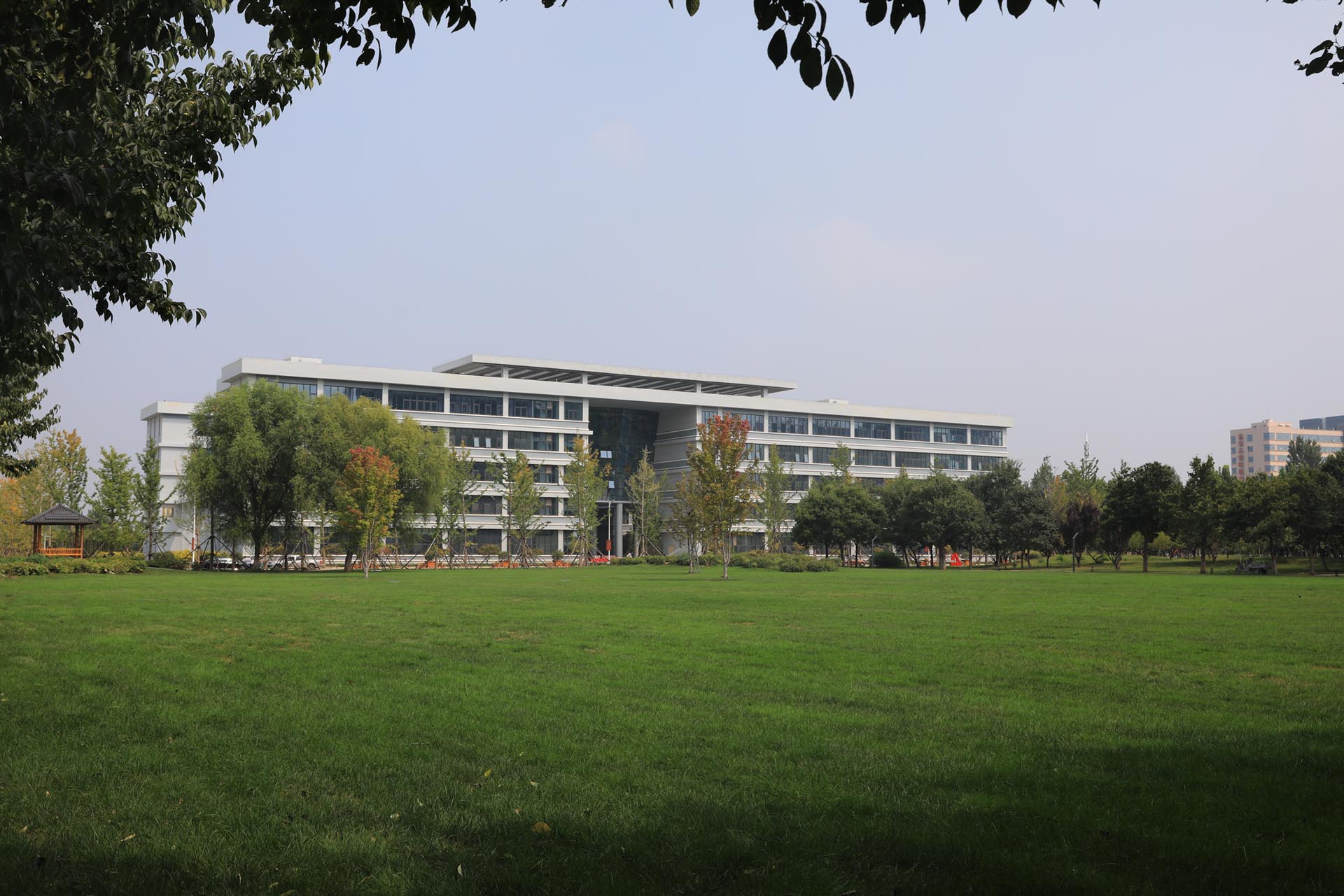 高教研究所首页轮播图三